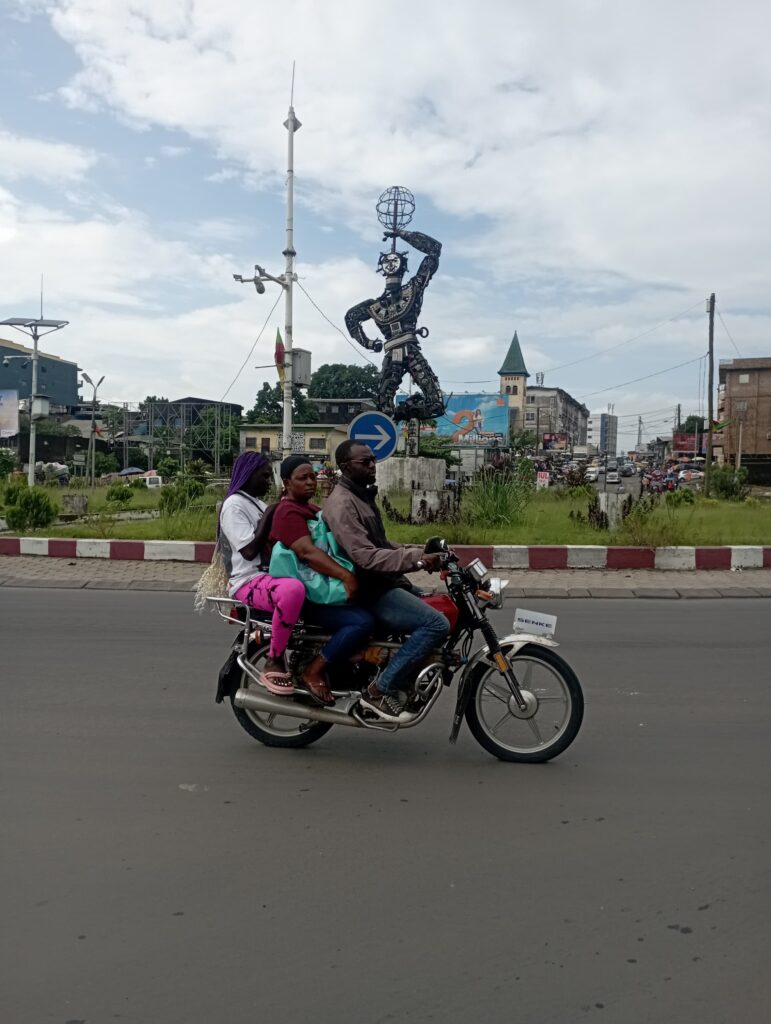 Article : Cameroun : Les mototaxis à Douala