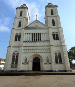 Article : Les &eacute;glises &agrave; Douala